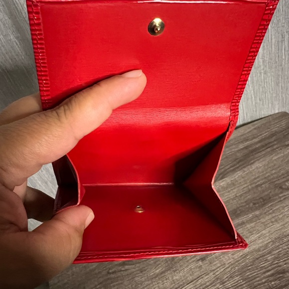 Louis Vuttion Epi Compact wallet - Picture 6 of 12